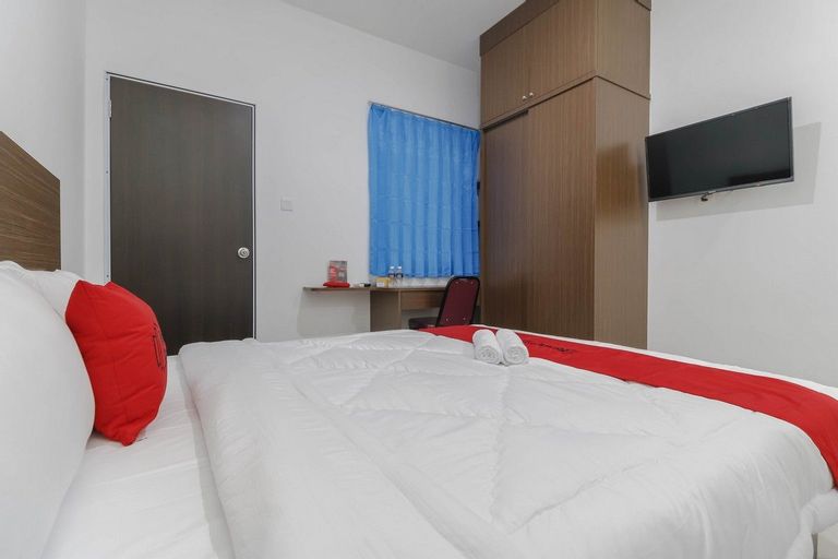 RedDoorz Plus near Kepri Mall, Batam