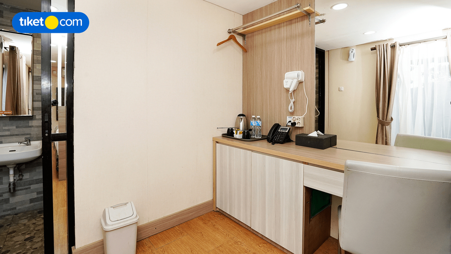 Bathroom 24