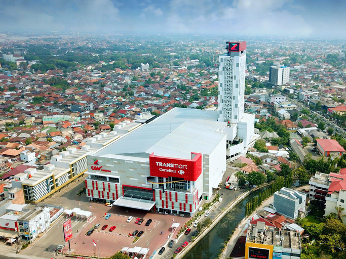 Exterior & Views 26