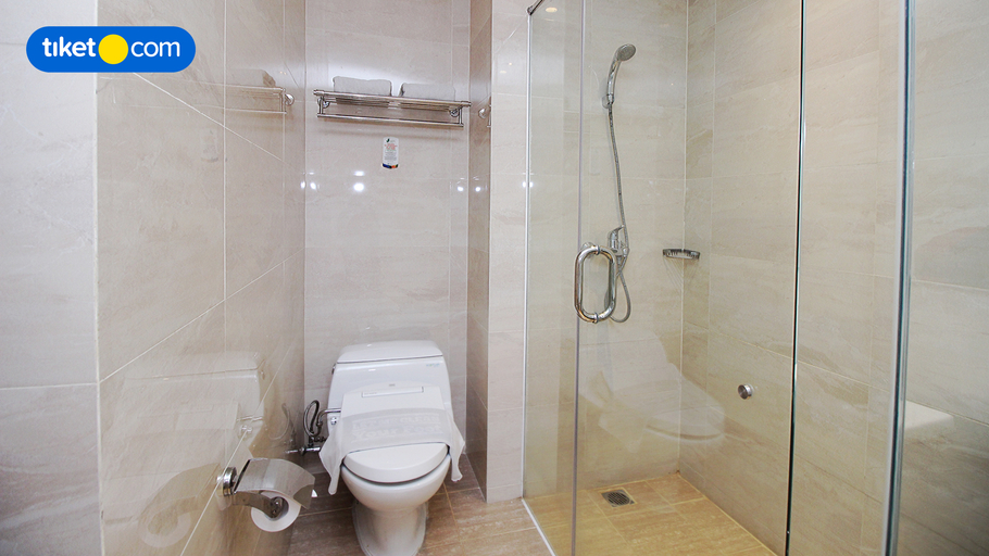 Bathroom 24