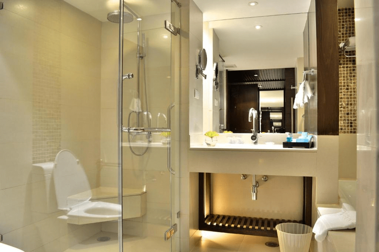 Bathroom 3, A-One Pattaya Beach Resort, Pattaya
