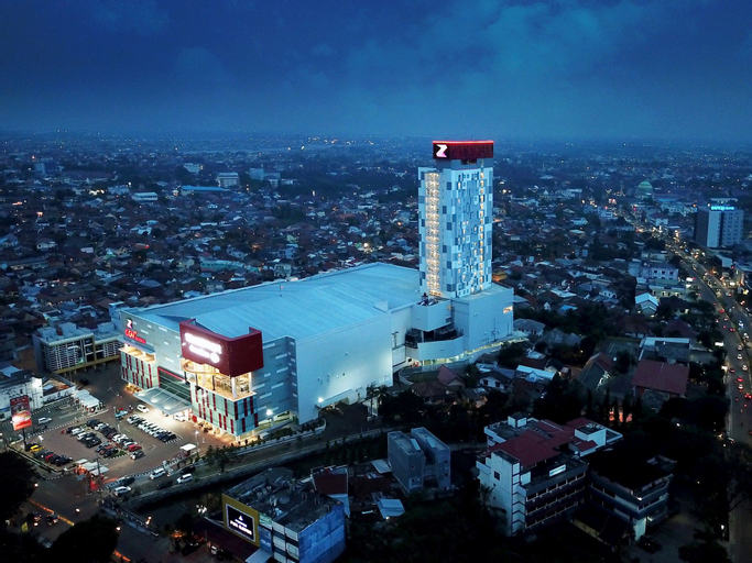 Exterior & Views 25