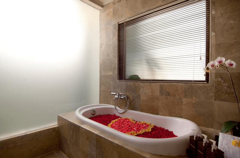 Bathroom 19