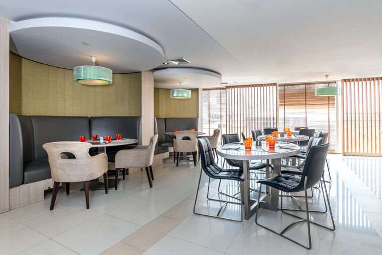 Food & Drinks 5, Hilton Garden Inn Bangkok Silom, Bang Rak