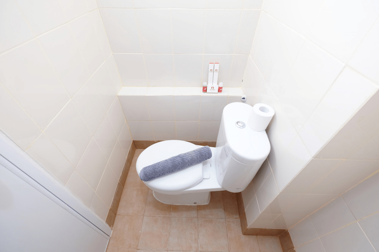 Bathroom 8