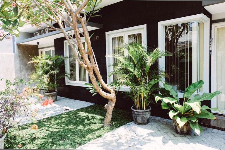 Anjani Bed and Breakfast, Surabaya