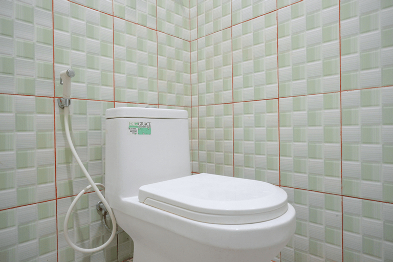 Bathroom 13