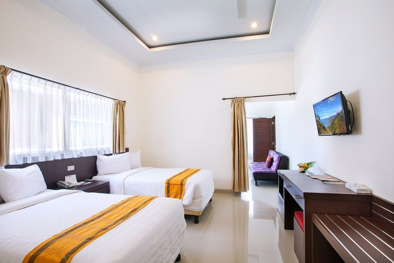 Inna Parapat, Toba