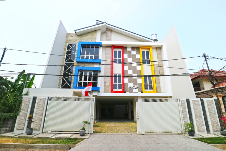Velozip Homestay, Surabaya