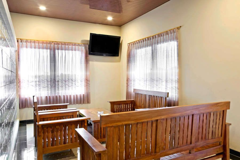 Public Area 3, RedDoorz near Trans Studio Mall 2, Bandung
