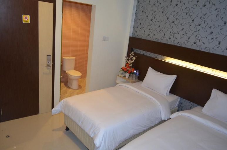 Others 4, Atria Inn, Makassar