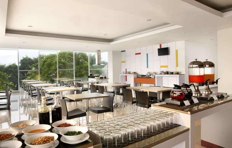 Amaris Hotel Serpong Tangerang - Food & Drinks