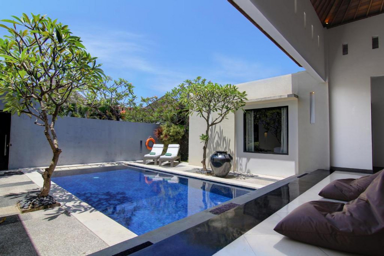 Swimming Pool 4