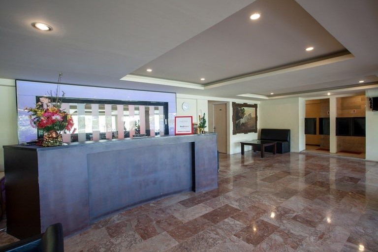 Public Area, RedDoorz Plus @ HR Muhammad, Surabaya