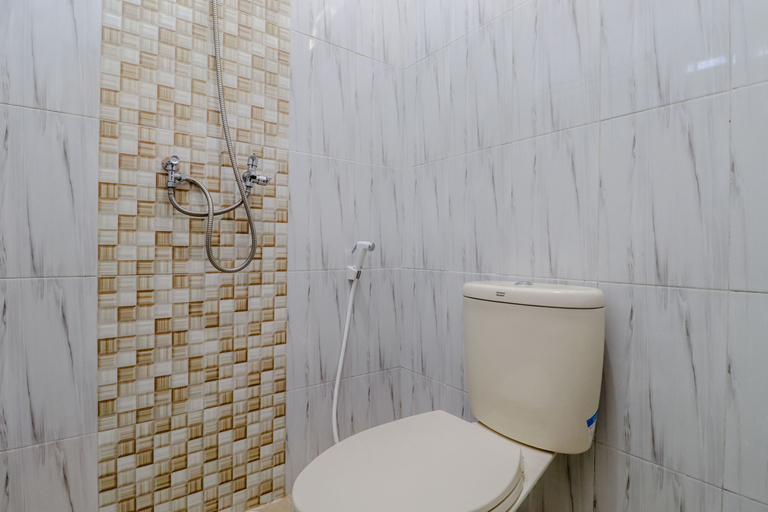 Bathroom 25