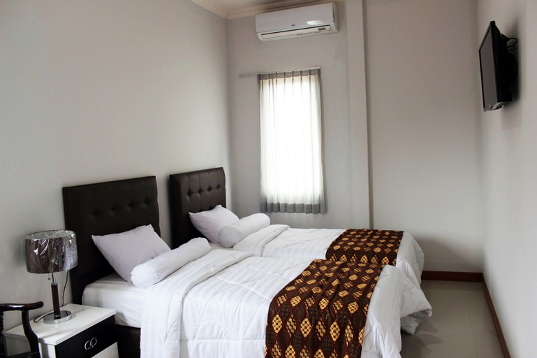 Bedroom 13