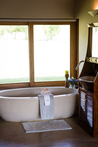 Bathroom 5, Sibani Lodge, West Rand