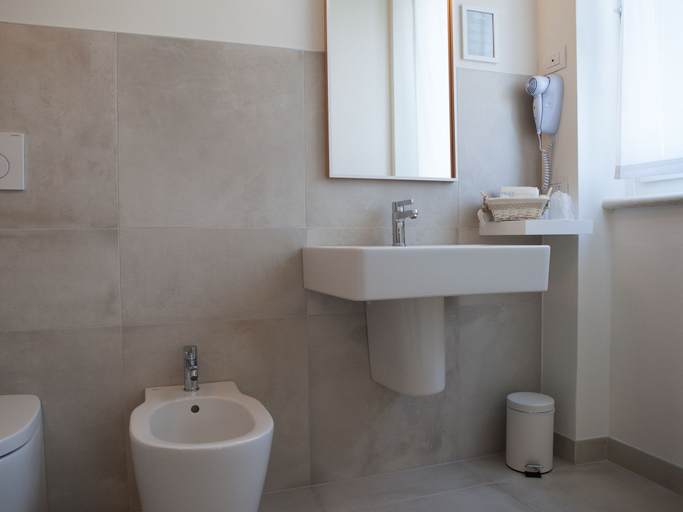 Bathroom 5, Corte Mantovani, Verona