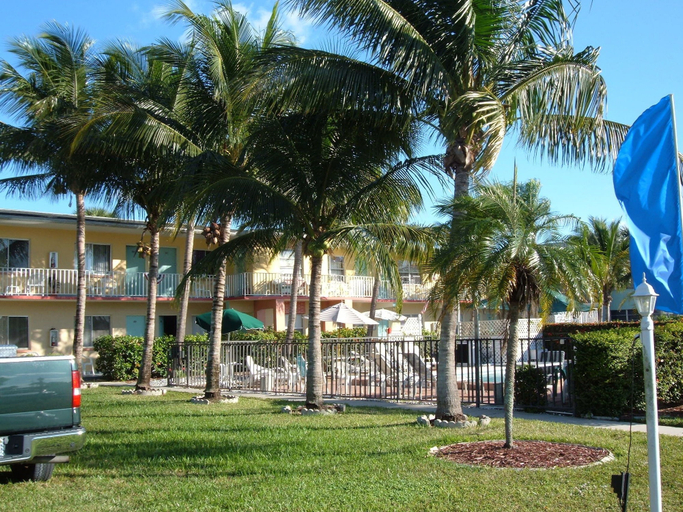 Exterior & Views 3, Hideaway Waterfront Resort & Hotel, Lee
