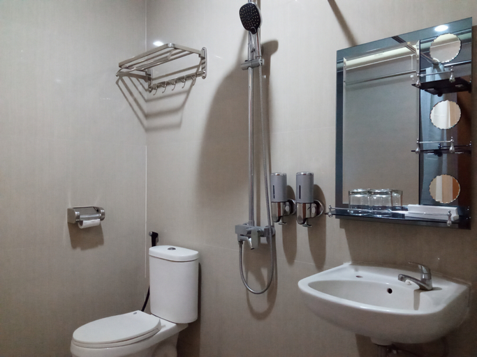 Bathroom 10