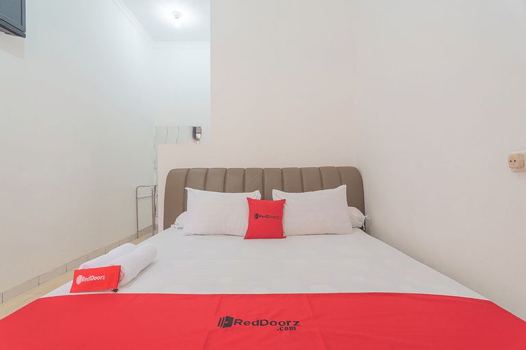 RedDoorz Resort Syariah @ Batu Apung Purwakarta - Tap to explore photos