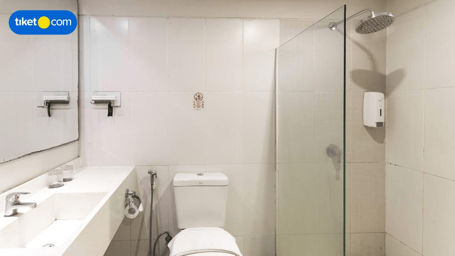 Bathroom 5, Top Malioboro Hotel Yogyakarta, Yogyakarta