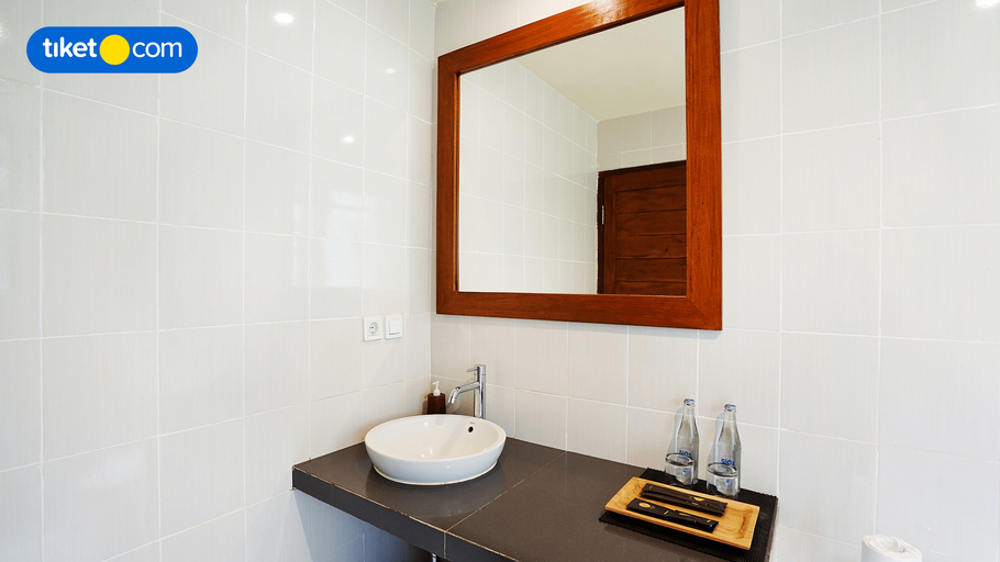 Bathroom 7