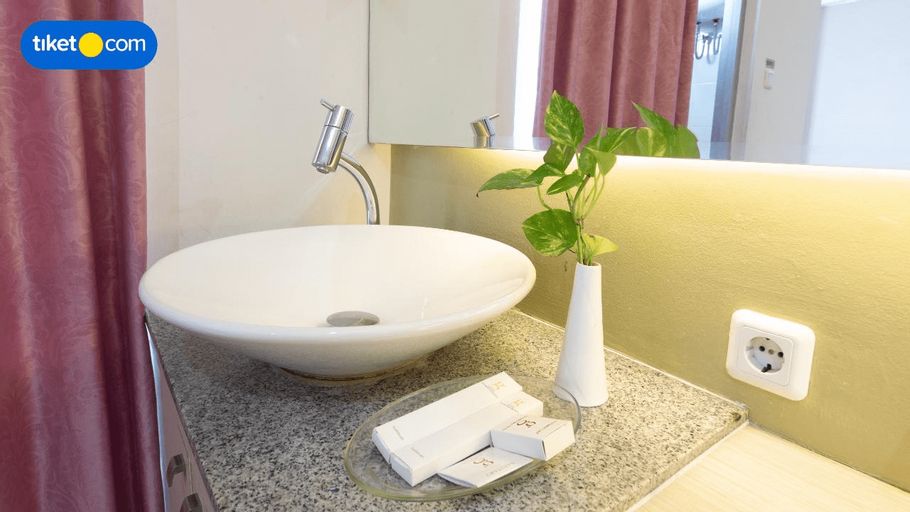 Bathroom 29