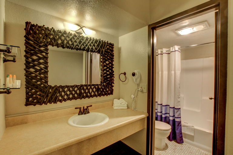 The Nautical Beachfront Resort, Mohave