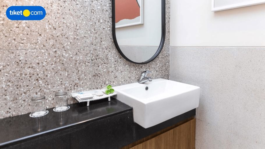 Bathroom 12