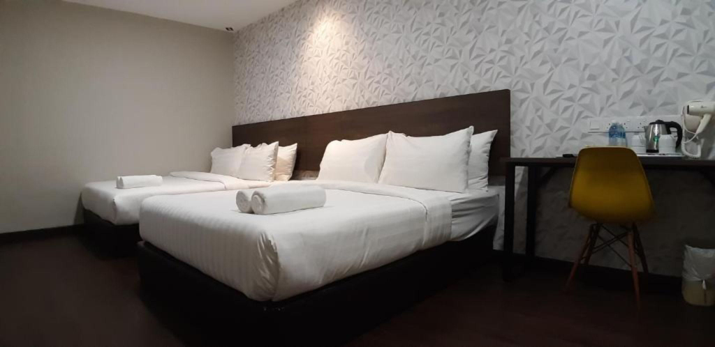 MIICO Hotel @ Mount Austin Room Type - Quadraple Room