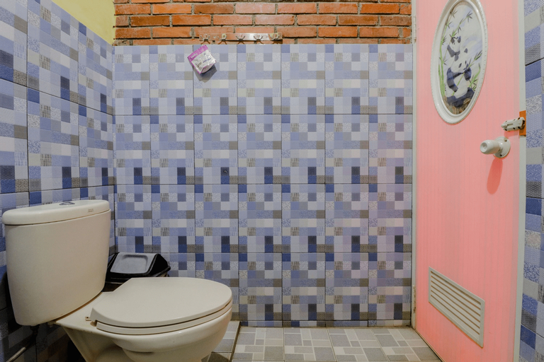 Bathroom 10
