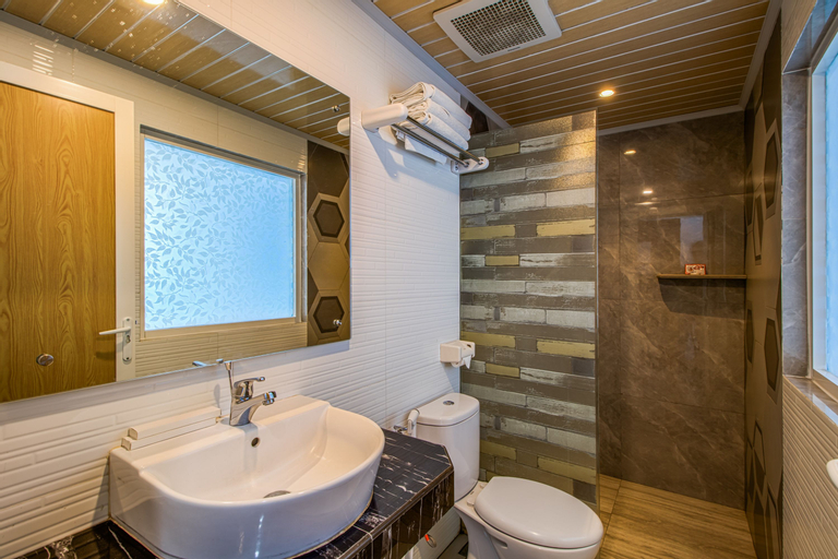 Bathroom 3