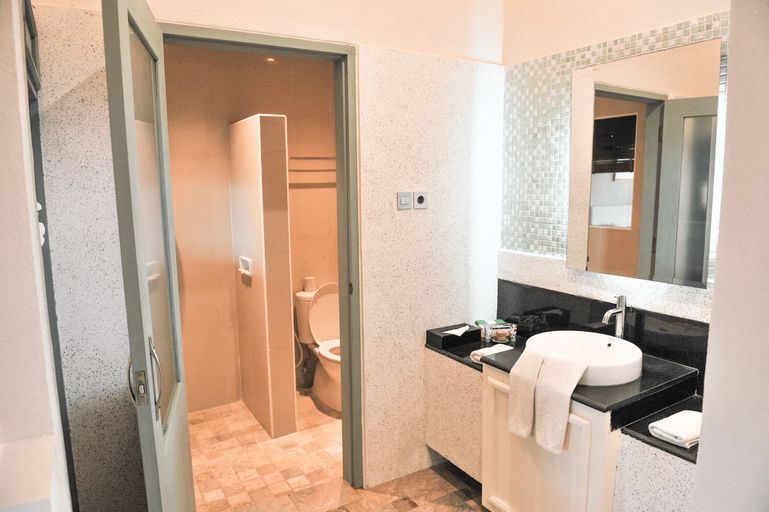 Bathroom 4