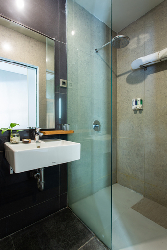 Bathroom 8