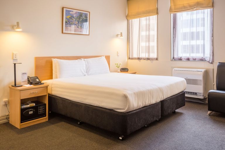 President Hotel, Waitakere