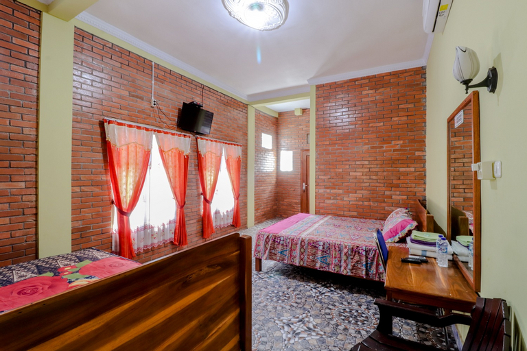 Bedroom 13