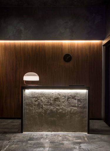 Public Area 3, Sonder Henri on 24, New York