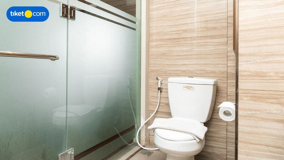 Bathroom 8