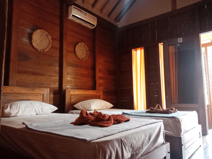 Bedroom 2, Watukarung Prapto Homestay, Pacitan