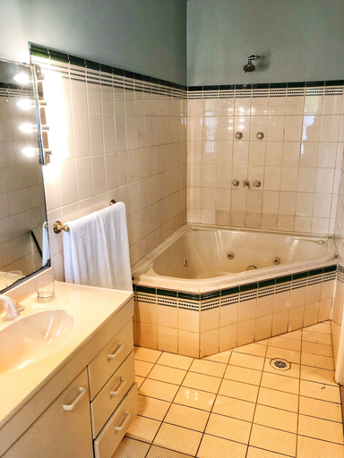 Bathroom 5, The Victoria & Albert Guesthouse, Blue Mountains