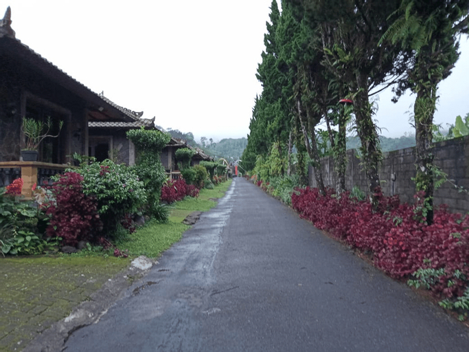 Exterior & Views 8