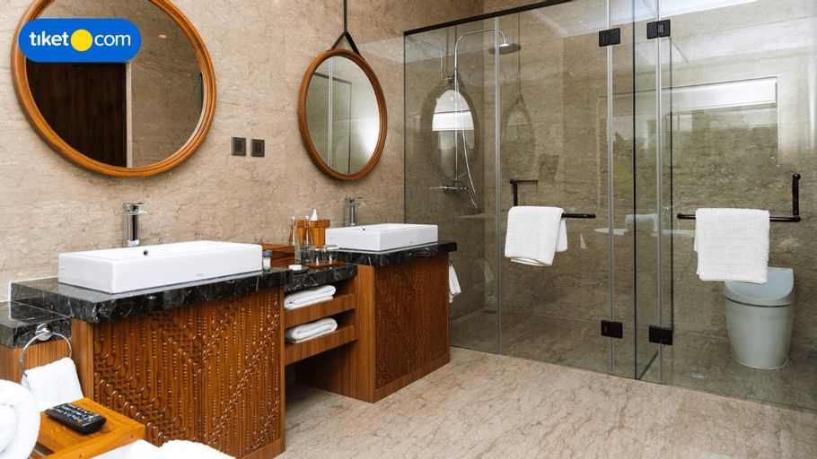 Bathroom 7