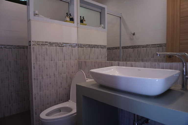 Bathroom 6