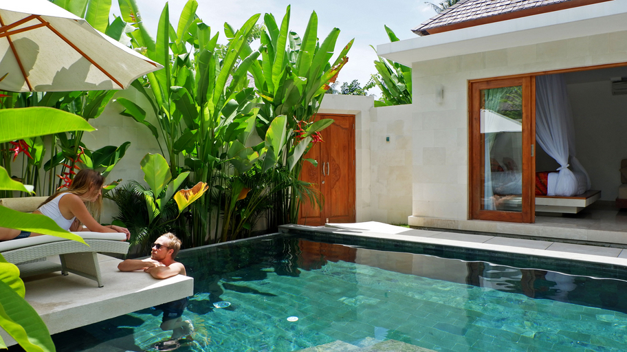 Swimming Pool 24