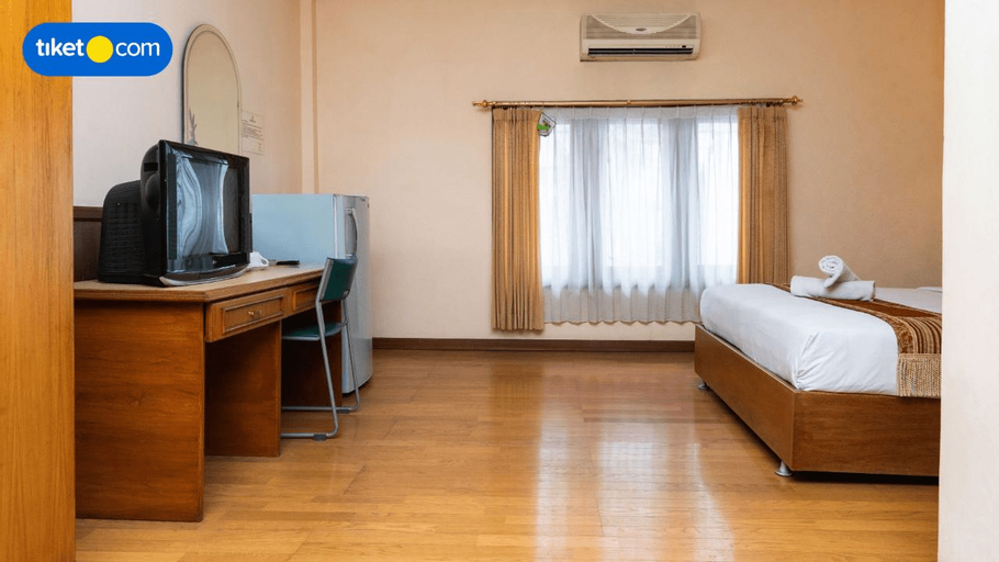 Bedroom 8