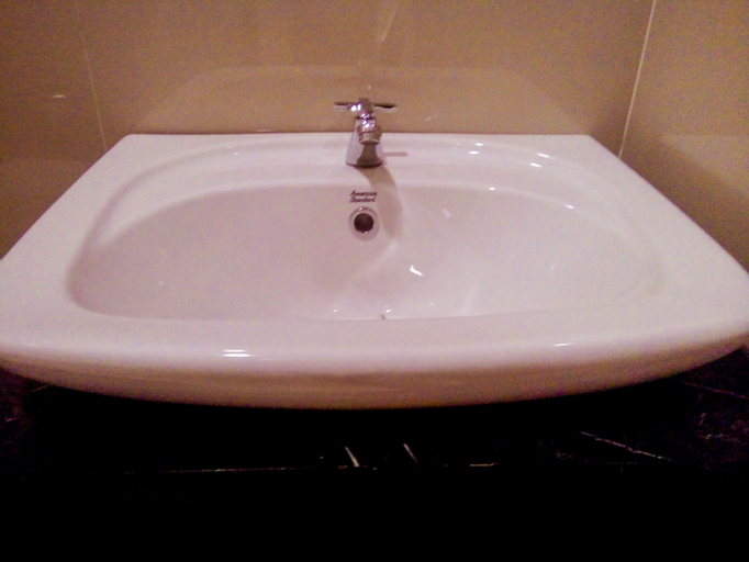 Bathroom 10