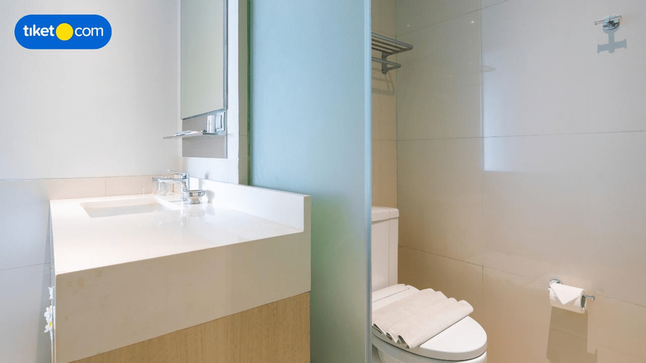 Bathroom 12