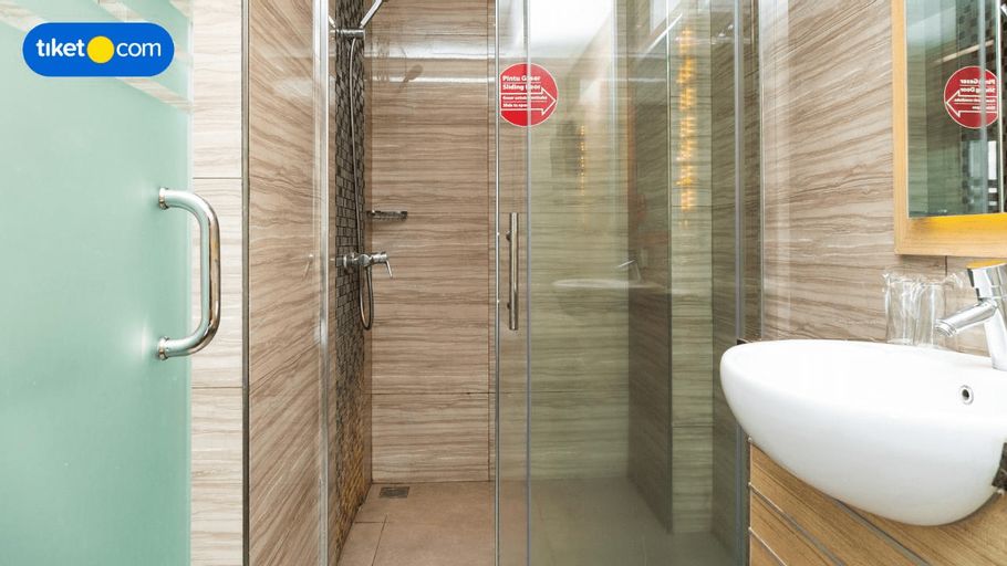 Bathroom 9