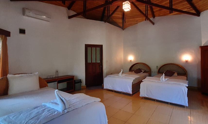 Bara Beach Bungalows Room Type - Deluxe Triple Bungalow